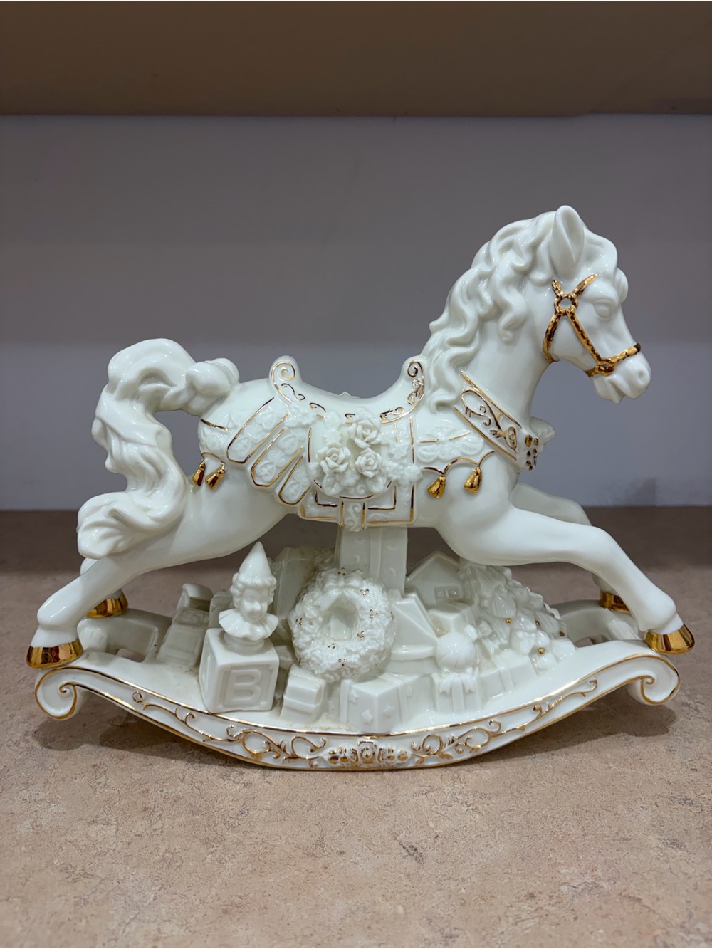 Vtg White/Gold Porcelain Christmas Rocking Horse Music Box Sankyo "Jingle Bells"